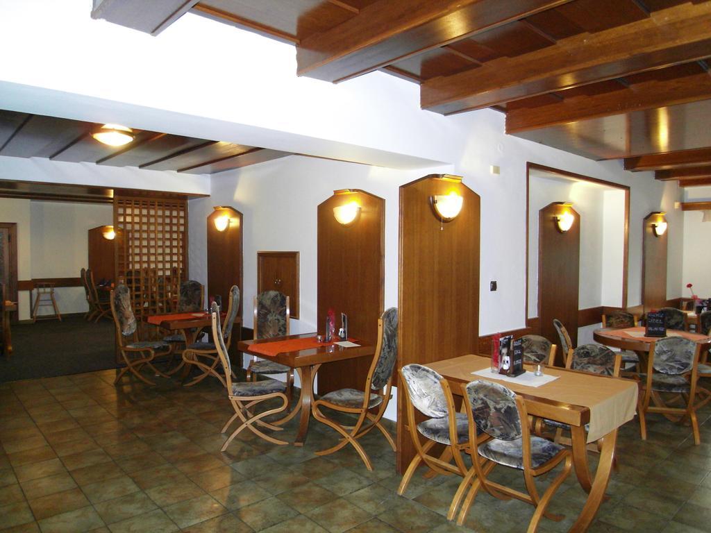 Penzion A Restaurace U Veterana Frenstat pod Radhostem ภายนอก รูปภาพ