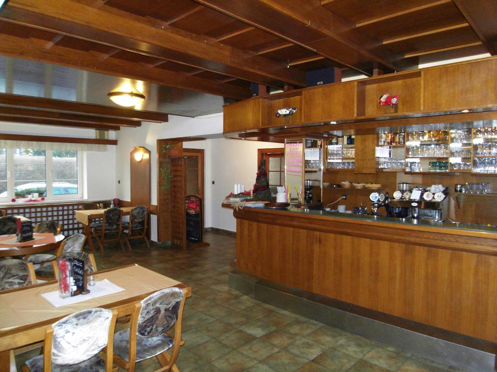 Penzion A Restaurace U Veterana Frenstat pod Radhostem ภายนอก รูปภาพ