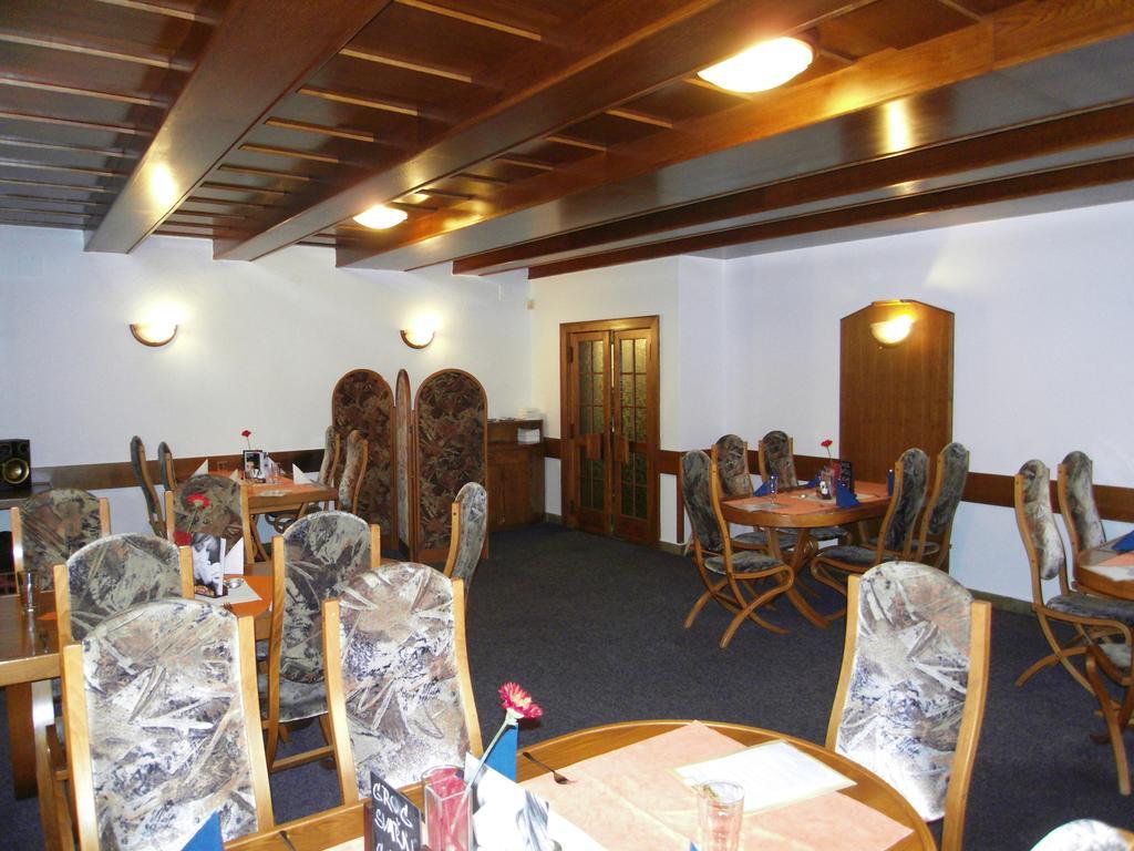 Penzion A Restaurace U Veterana Frenstat pod Radhostem ภายนอก รูปภาพ