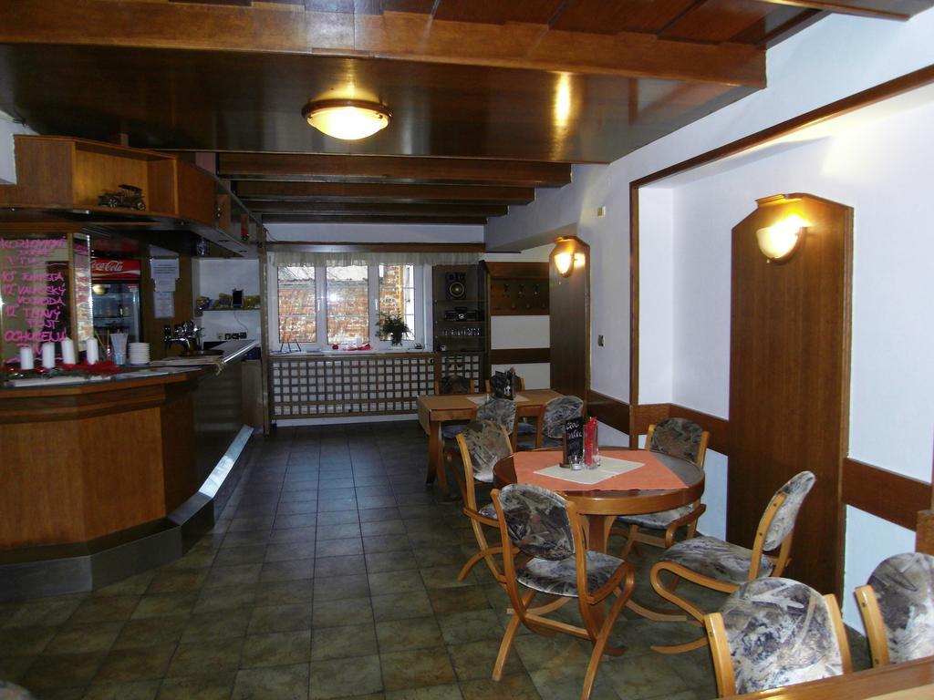 Penzion A Restaurace U Veterana Frenstat pod Radhostem ภายนอก รูปภาพ