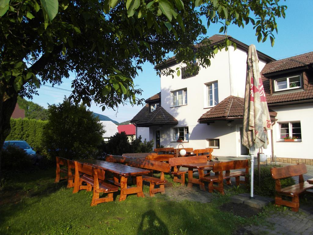 Penzion A Restaurace U Veterana Frenstat pod Radhostem ภายนอก รูปภาพ
